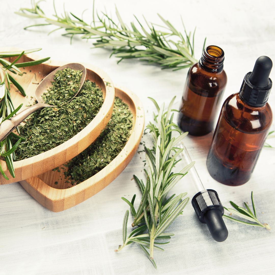 huiles essentielles au romarin
